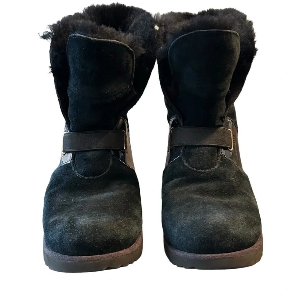 UGG Isley Suede Boot‎ with Glitter Shimmery Patent Detailing Women’s 6 Black